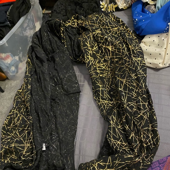 Scarves scarves scarves - Picture 8 of 13